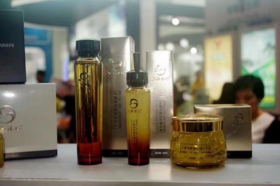 凡草沐心讓我與青春,不止遇見(jiàn)